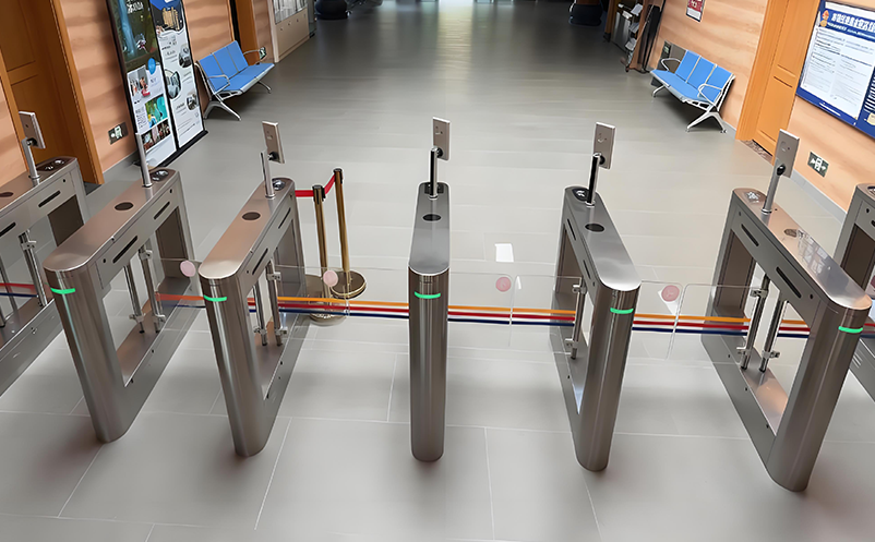 智慧剧院建设中，票务系统通常承担哪些职能